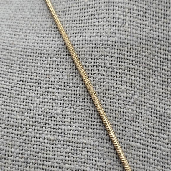 Hammered disk necklace 😍 - Picture 4 of 5